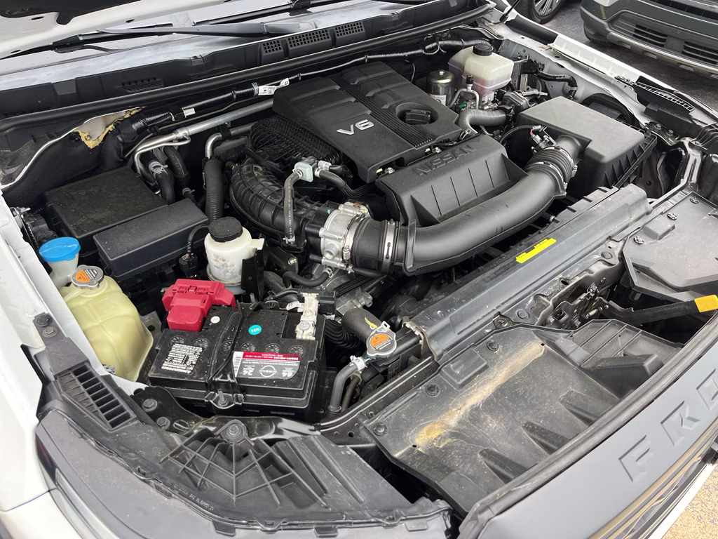 2022 Glacier White Nissan Frontier PRO-X RWD Truck