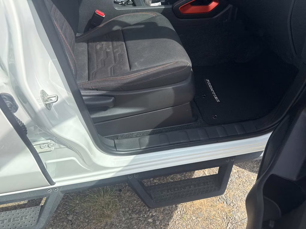 2022 Glacier White Nissan Frontier PRO-X RWD Truck