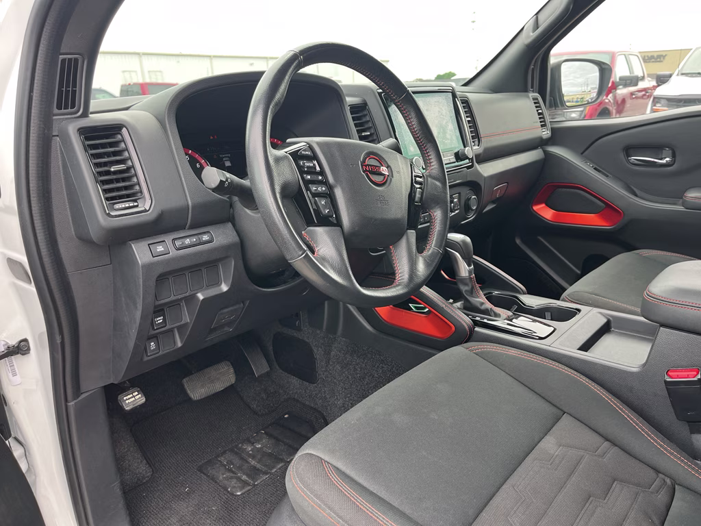 2022 Glacier White Nissan Frontier PRO-X RWD Truck
