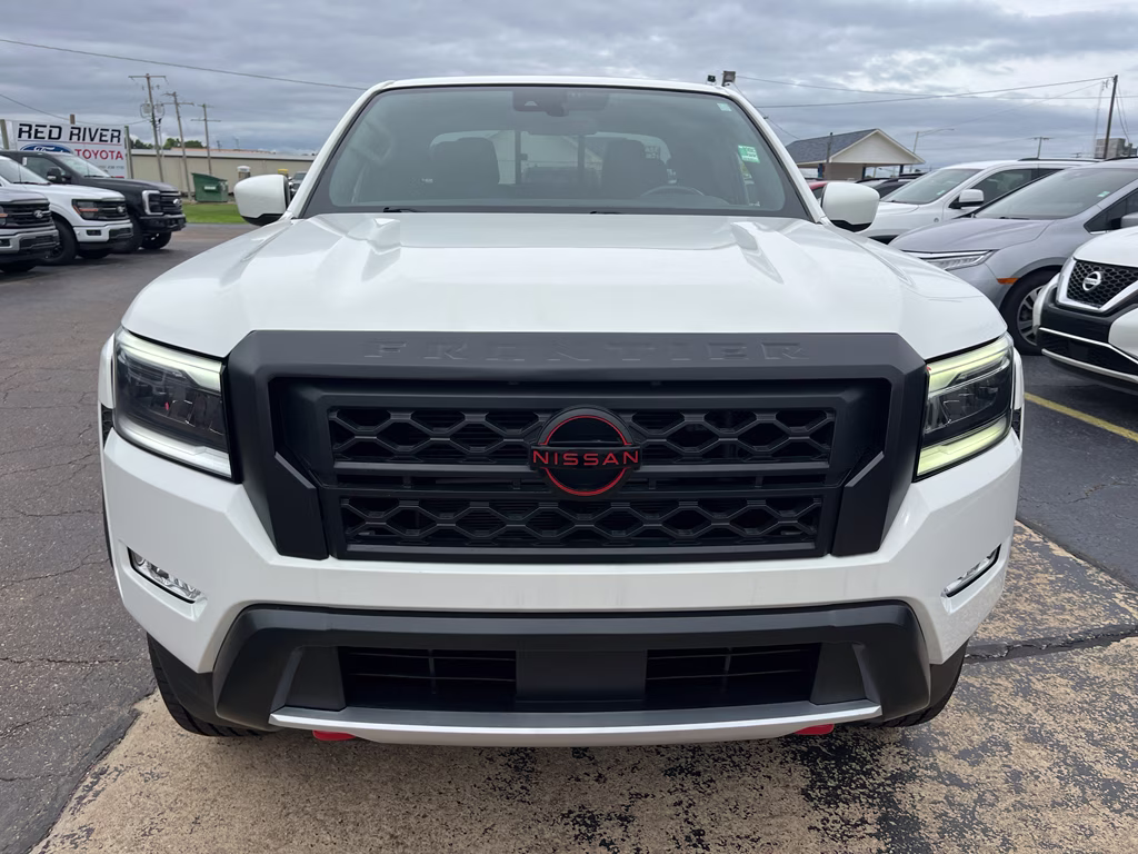 2022 Glacier White Nissan Frontier PRO-X RWD Truck
