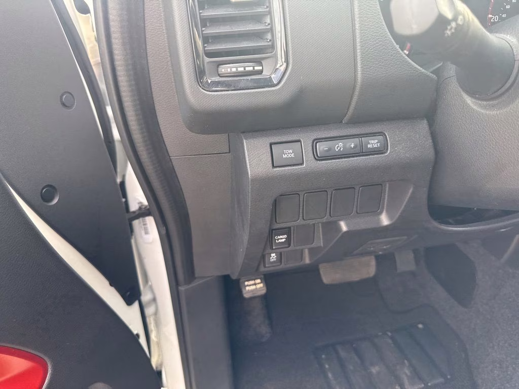 2022 Glacier White Nissan Frontier PRO-X RWD Truck
