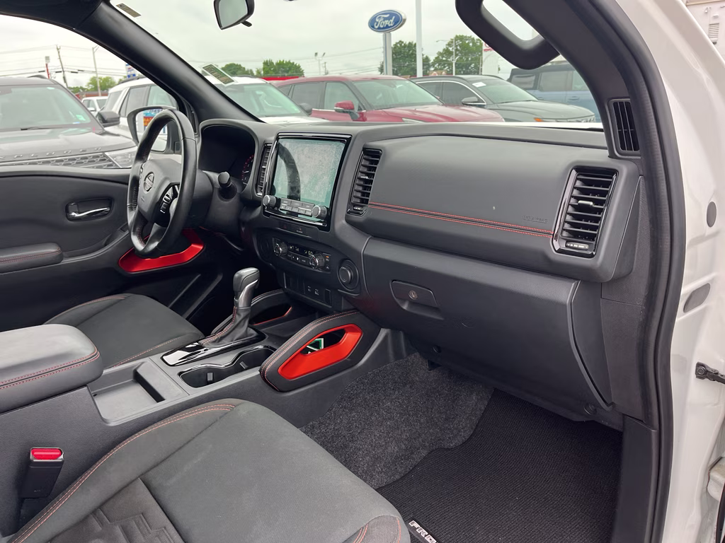 2022 Glacier White Nissan Frontier PRO-X RWD Truck