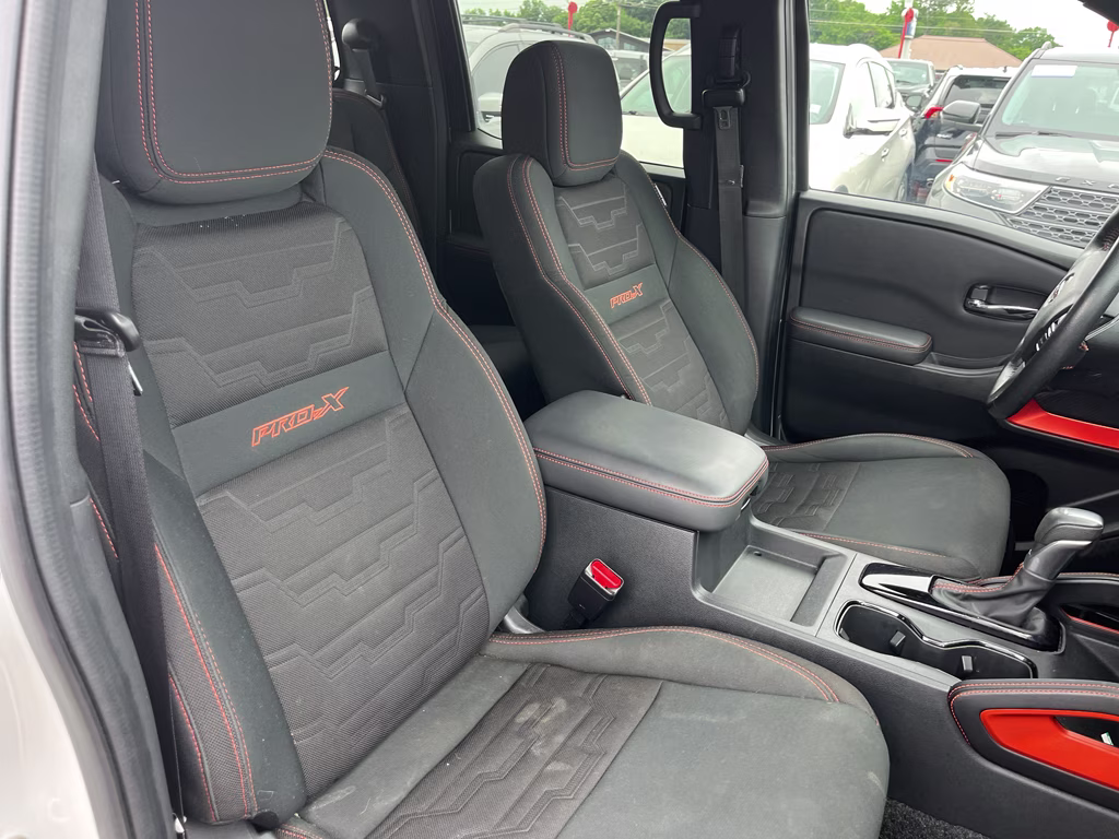 2022 Glacier White Nissan Frontier PRO-X RWD Truck