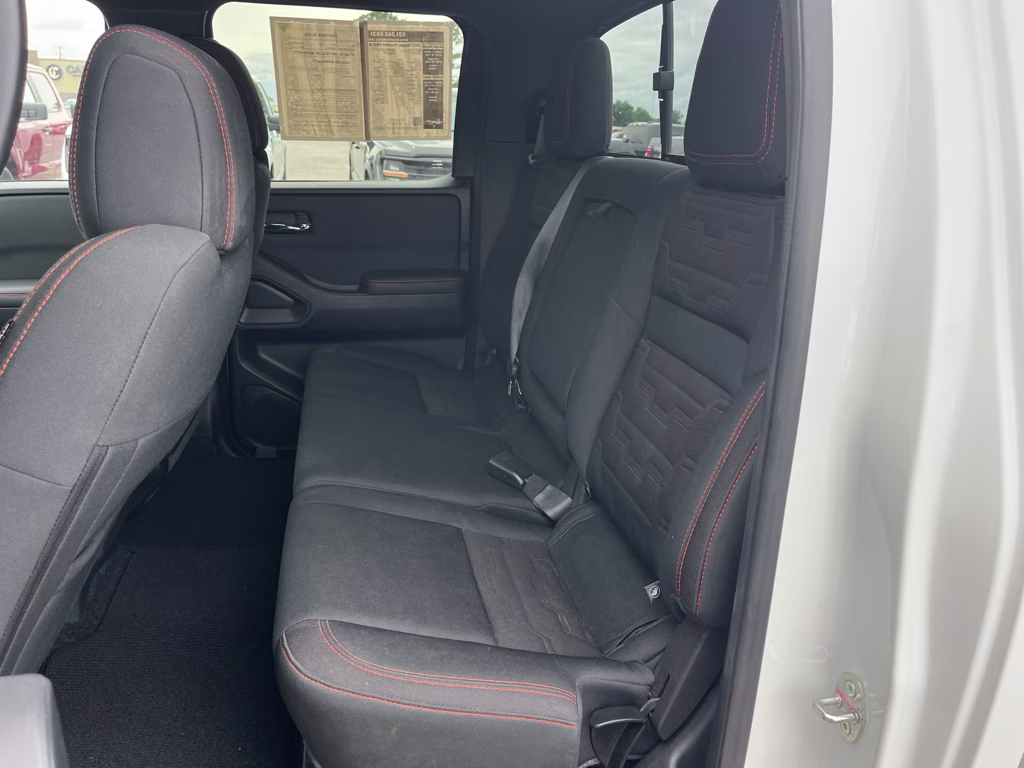 2022 Glacier White Nissan Frontier PRO-X RWD Truck