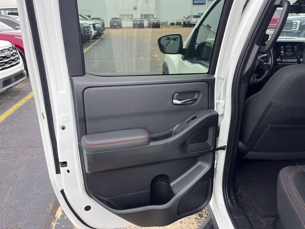 2022 Glacier White Nissan Frontier PRO-X RWD Truck