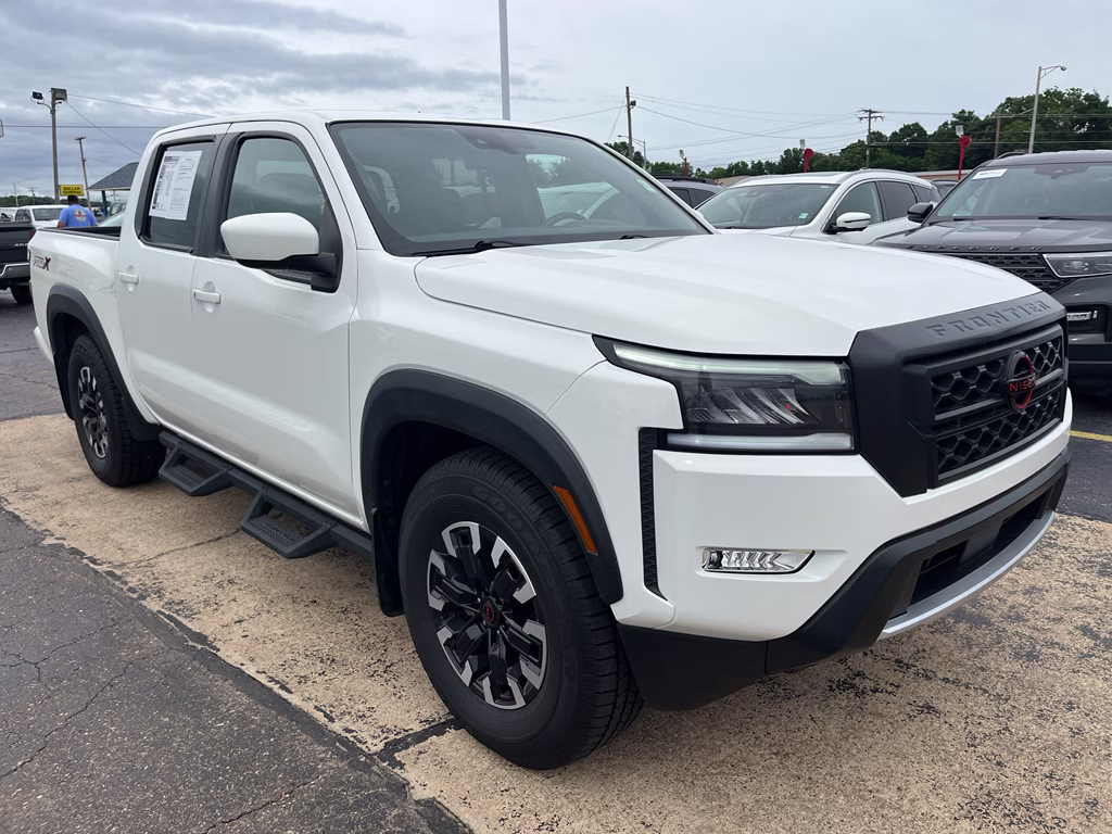 2022 Glacier White Nissan Frontier PRO-X RWD Truck