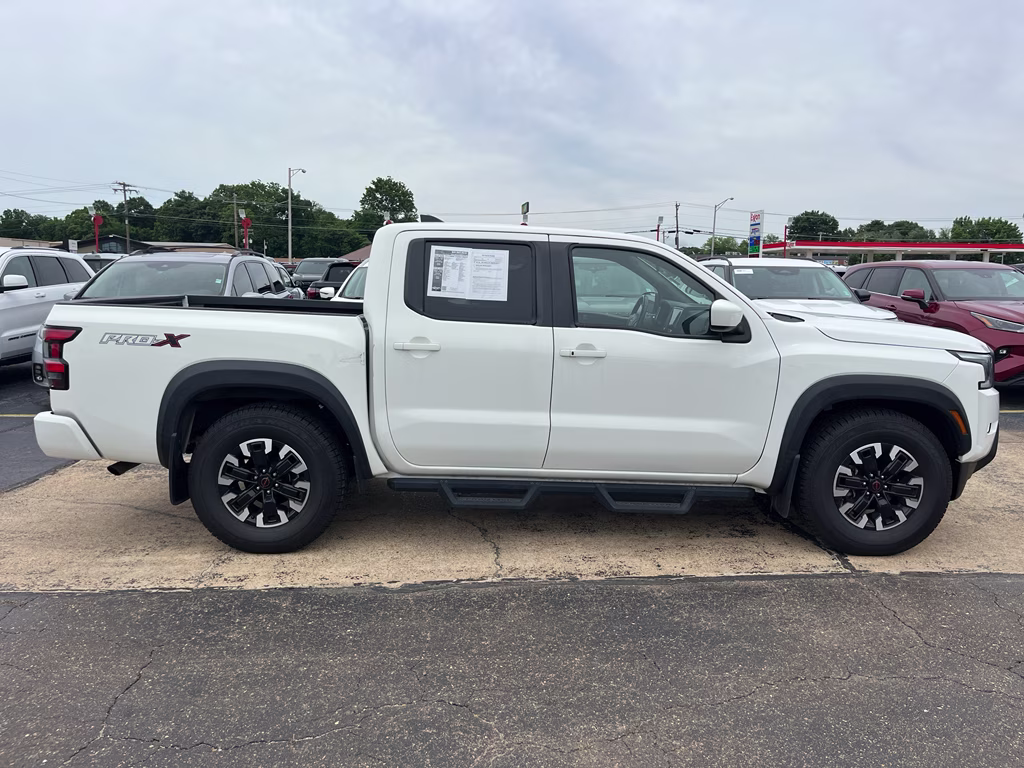 2022 Glacier White Nissan Frontier PRO-X RWD Truck
