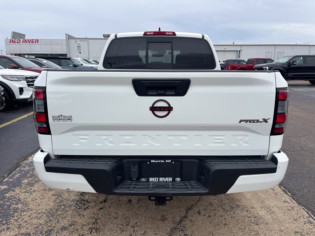 2022 Glacier White Nissan Frontier PRO-X RWD Truck
