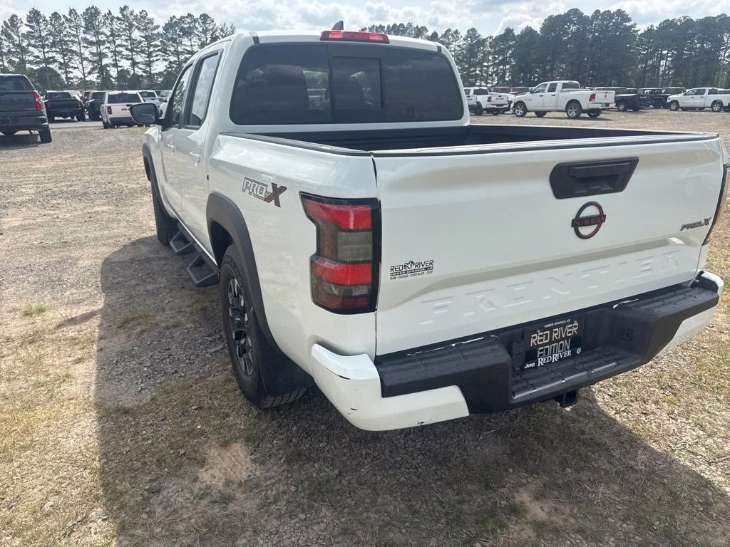 2022 Glacier White Nissan Frontier PRO-X RWD Truck
