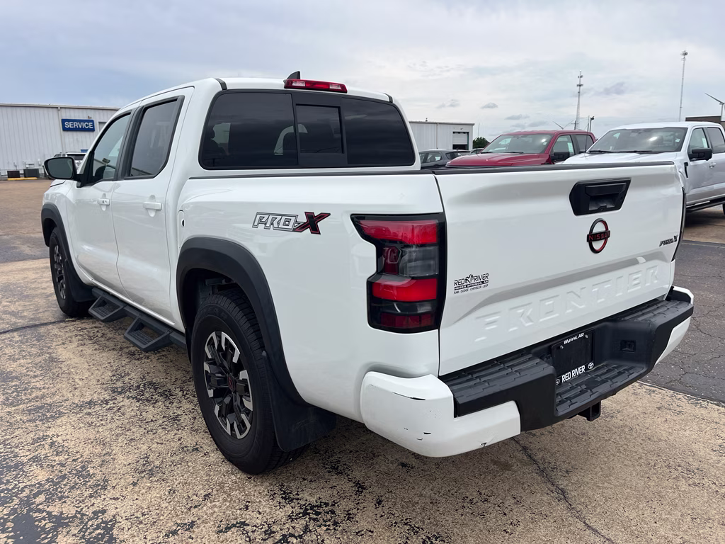 2022 Glacier White Nissan Frontier PRO-X RWD Truck