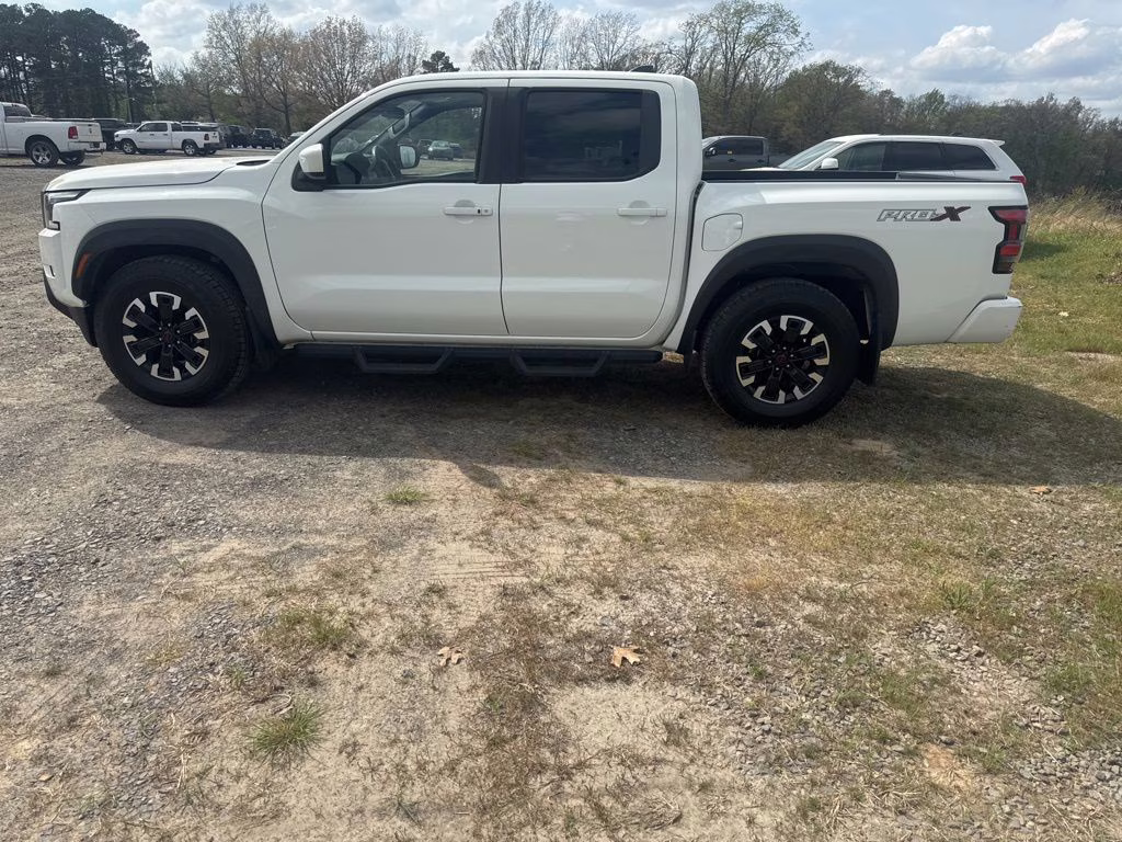2022 Glacier White Nissan Frontier PRO-X RWD Truck