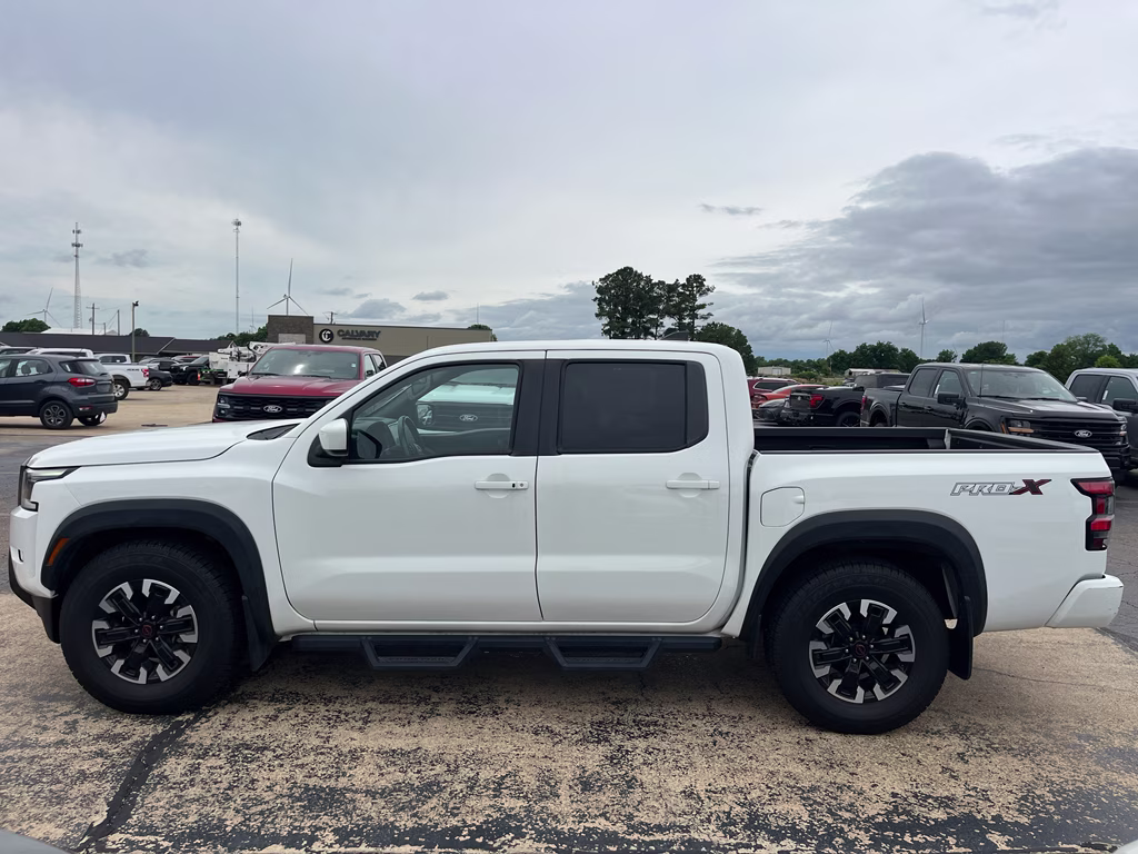 2022 Glacier White Nissan Frontier PRO-X RWD Truck