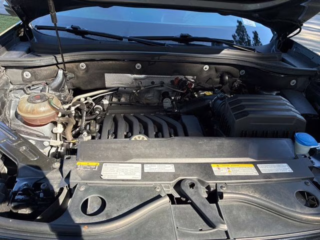 2021 Platinum Gray Metallic Volkswagen Atlas 3.6L V6 SEL Premium R-Line AWD SUV