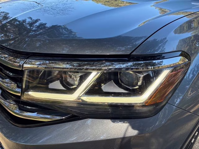 2021 Platinum Gray Metallic Volkswagen Atlas 3.6L V6 SEL Premium R-Line AWD SUV