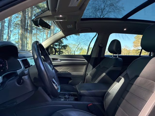 2021 Platinum Gray Metallic Volkswagen Atlas 3.6L V6 SEL Premium R-Line AWD SUV