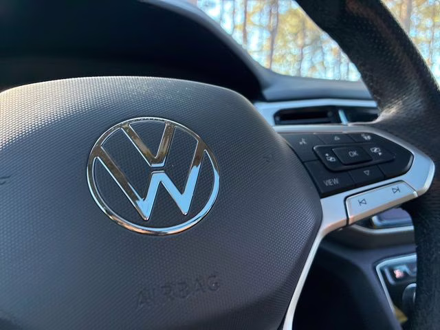 2021 Platinum Gray Metallic Volkswagen Atlas 3.6L V6 SEL Premium R-Line AWD SUV