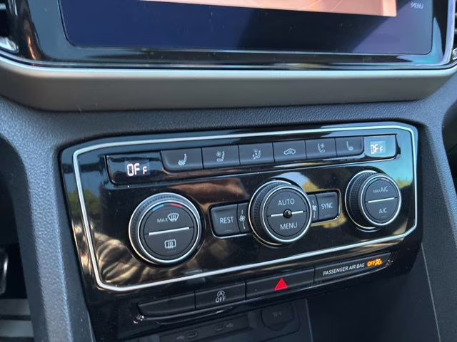 2021 Platinum Gray Metallic Volkswagen Atlas 3.6L V6 SEL Premium R-Line AWD SUV