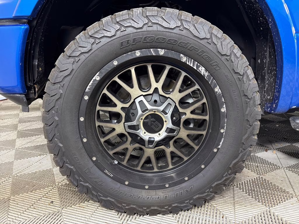 2020 Velocity Blue Metallic Ford F-150 XLT RWD Truck