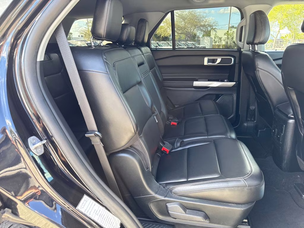 2023 Agate Black Metallic Ford Explorer XLT 4X4 SUV