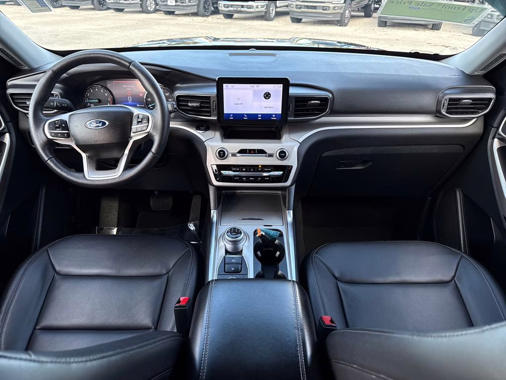2023 Agate Black Metallic Ford Explorer XLT 4X4 SUV