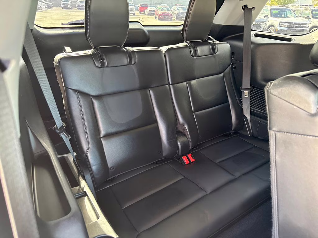 2023 Agate Black Metallic Ford Explorer XLT 4X4 SUV