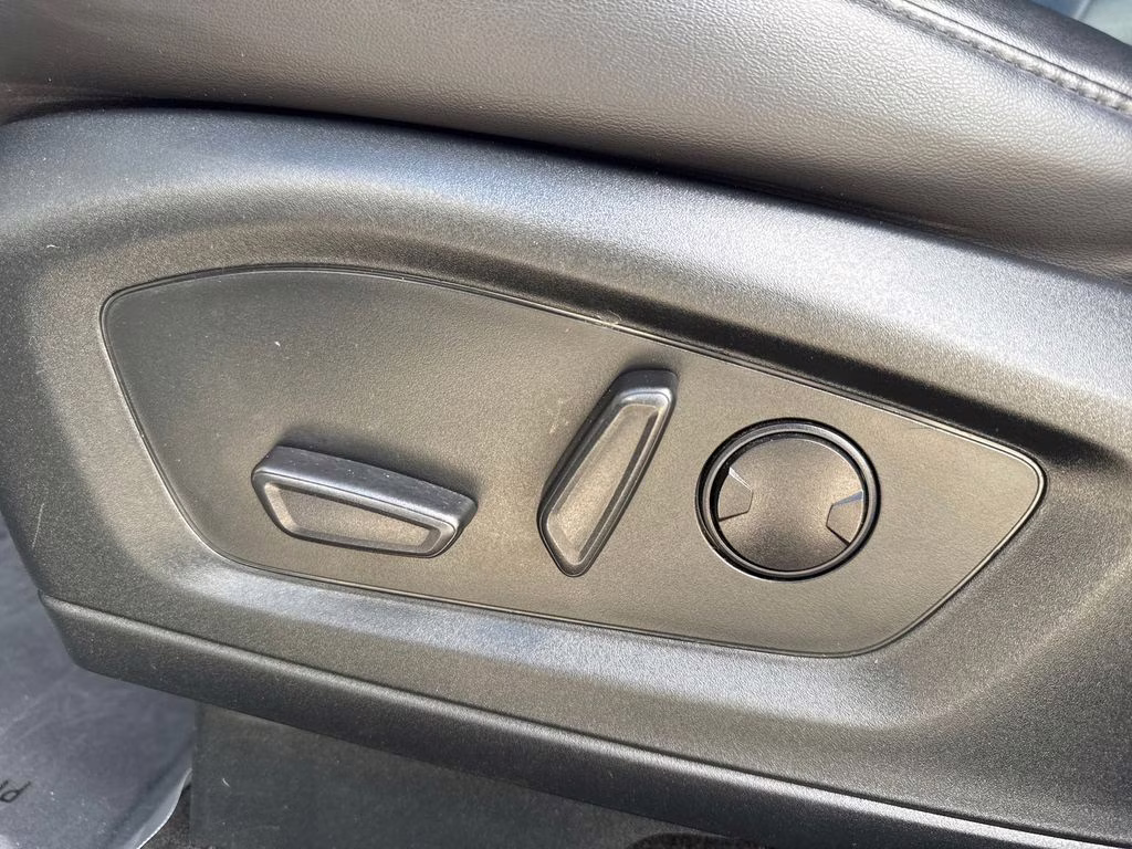 2023 Agate Black Metallic Ford Explorer XLT 4X4 SUV