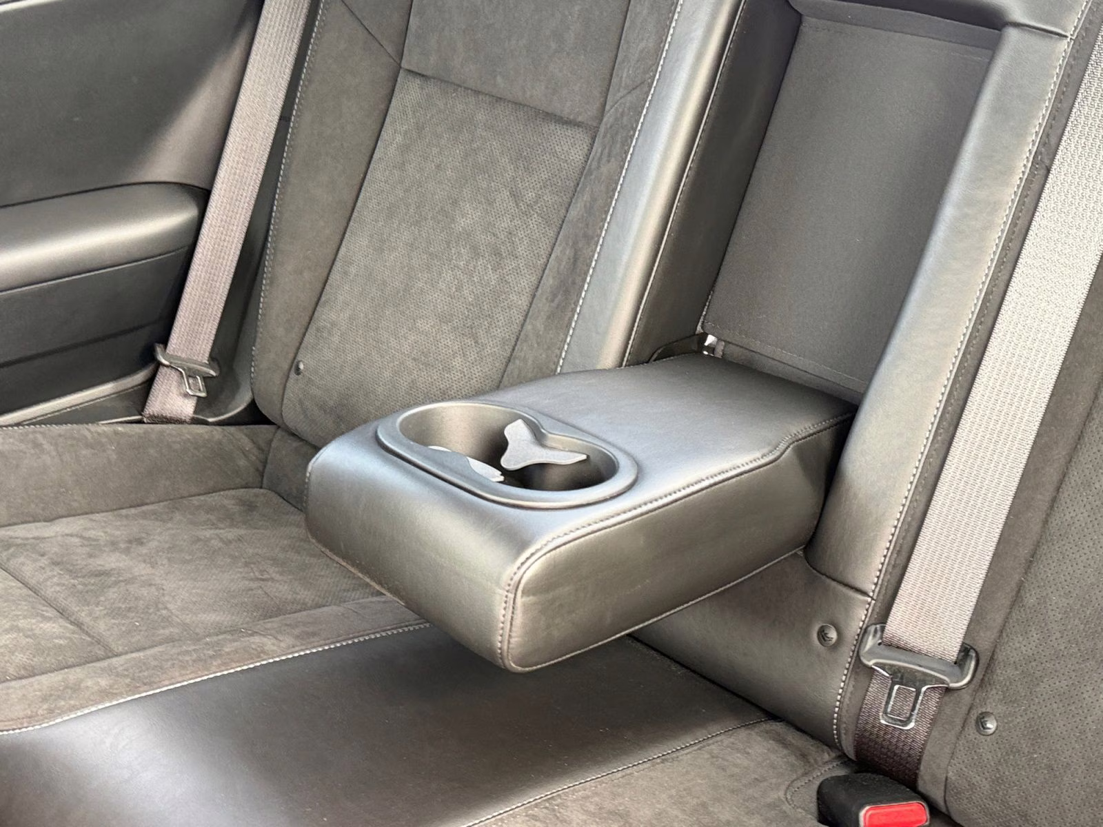 2022 Pitch Black Clearcoat Dodge Challenger R/T RWD Coupe