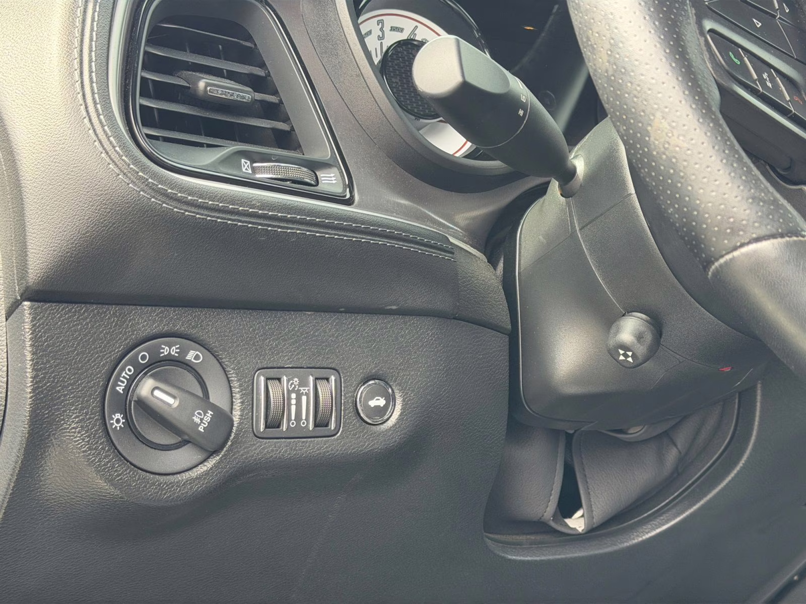 2022 Pitch Black Clearcoat Dodge Challenger R/T RWD Coupe