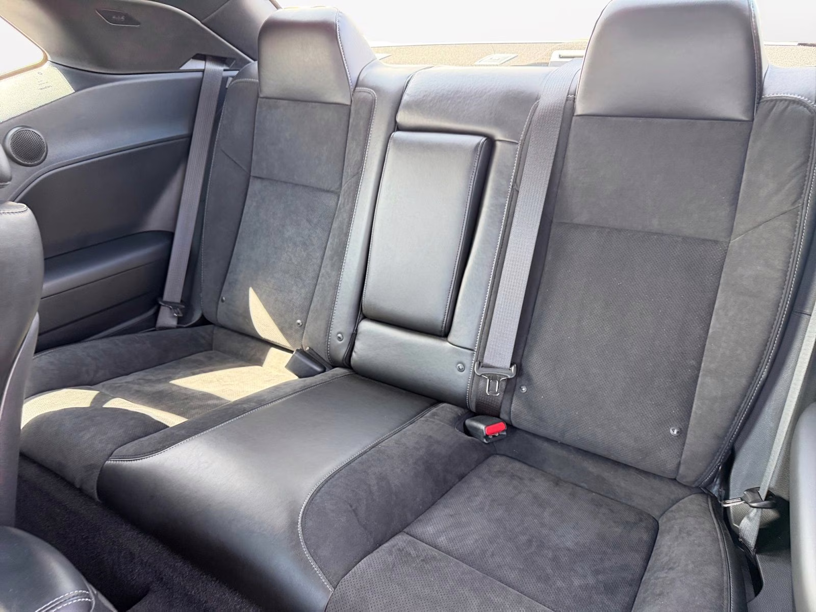 2022 Pitch Black Clearcoat Dodge Challenger R/T RWD Coupe