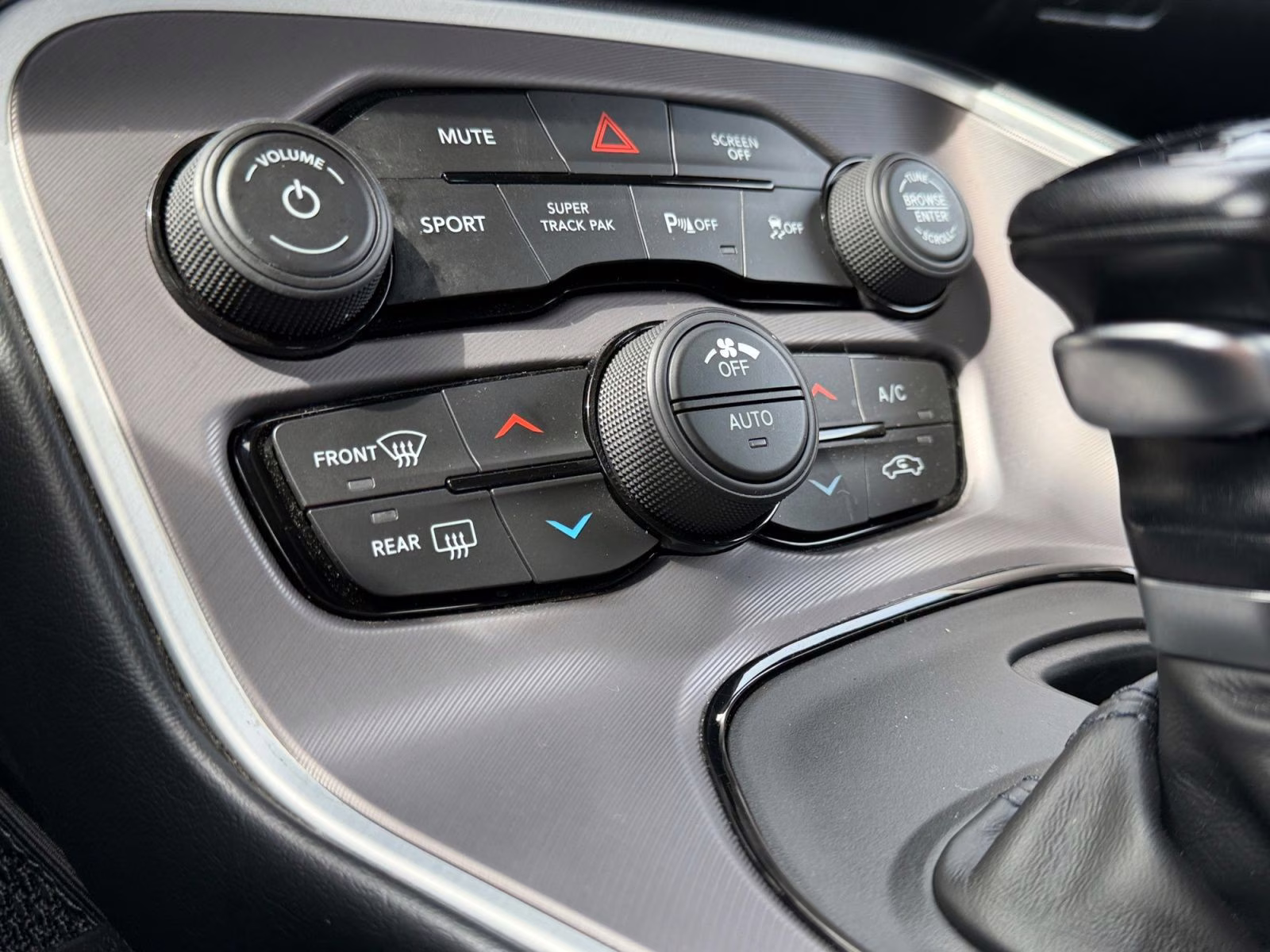 2022 Pitch Black Clearcoat Dodge Challenger R/T RWD Coupe