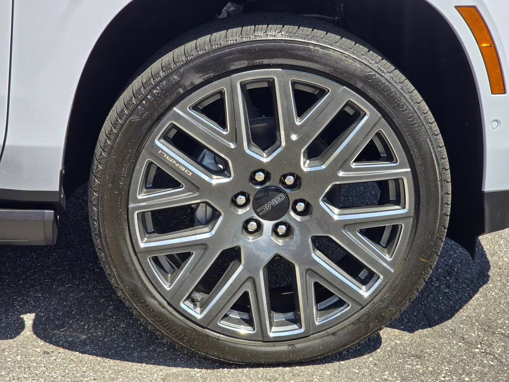 2026 Glacier White Tricoat GMC Yukon Denali Ultimate 4X4 SUV