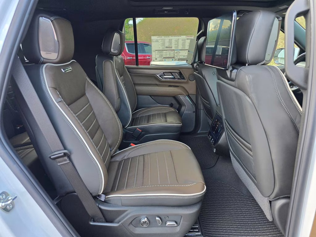 2026 Glacier White Tricoat GMC Yukon Denali Ultimate 4X4 SUV