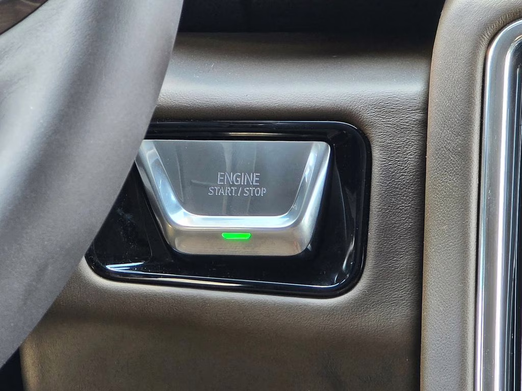 2026 Glacier White Tricoat GMC Yukon Denali Ultimate 4X4 SUV