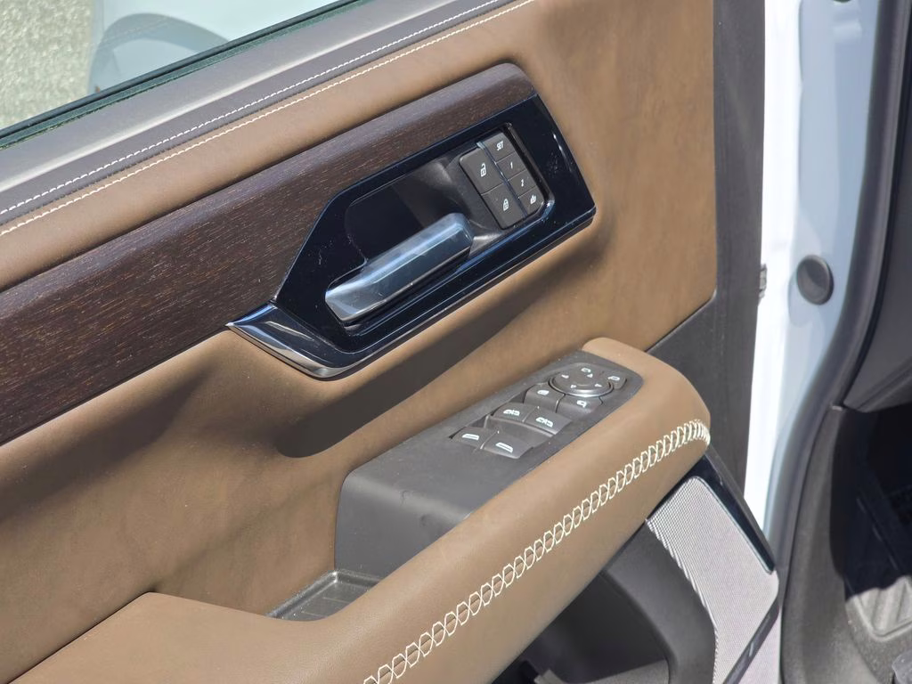 2026 Glacier White Tricoat GMC Yukon Denali Ultimate 4X4 SUV