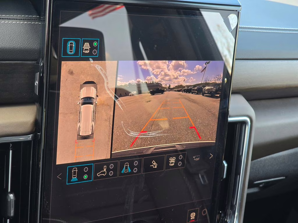 2026 Glacier White Tricoat GMC Yukon Denali Ultimate 4X4 SUV