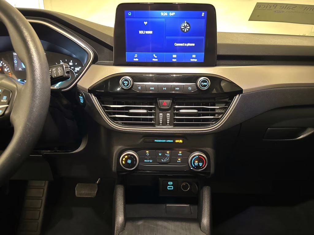 2022 Oxford White Ford Escape SE FWD SUV