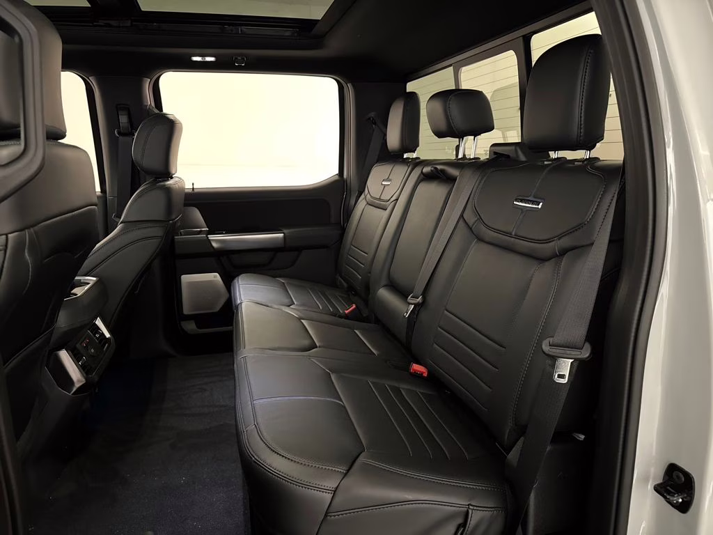 2026 Avalanche Ford Super Duty F-350 SRW Platinum 4X4 Truck