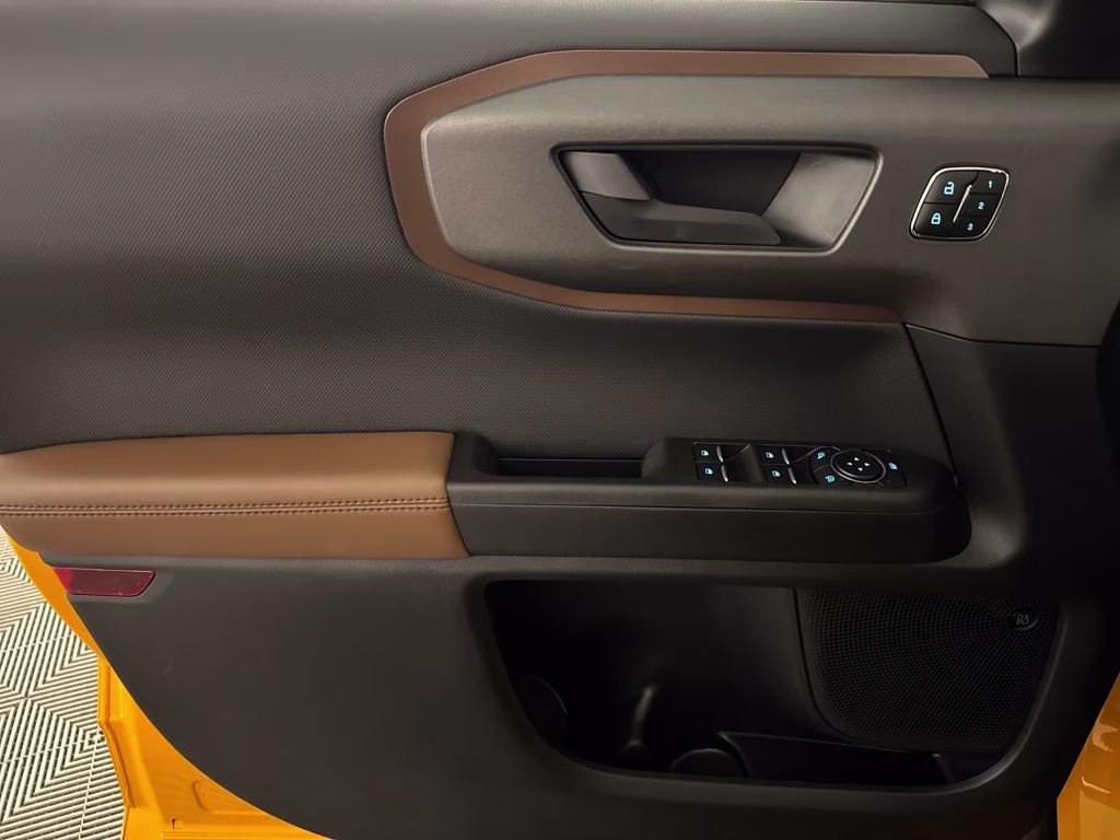 2026 Orange Fury Metallic Tri-Coat Ford Bronco Sport Outer Banks 4X4 SUV