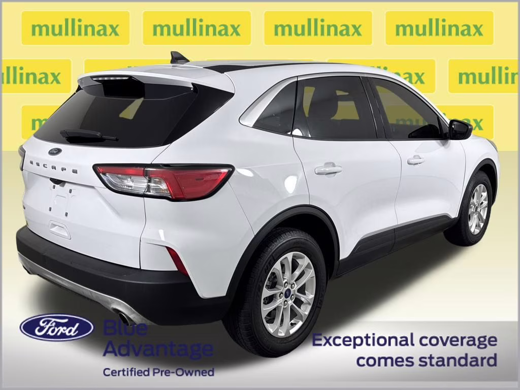 2022 Oxford White Ford Escape SE FWD SUV