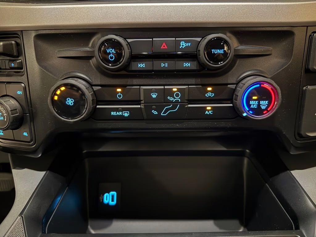 2026 Agate Black Metallic Ford Super Duty F-250 SRW XLT TREMOR 4X4 Truck