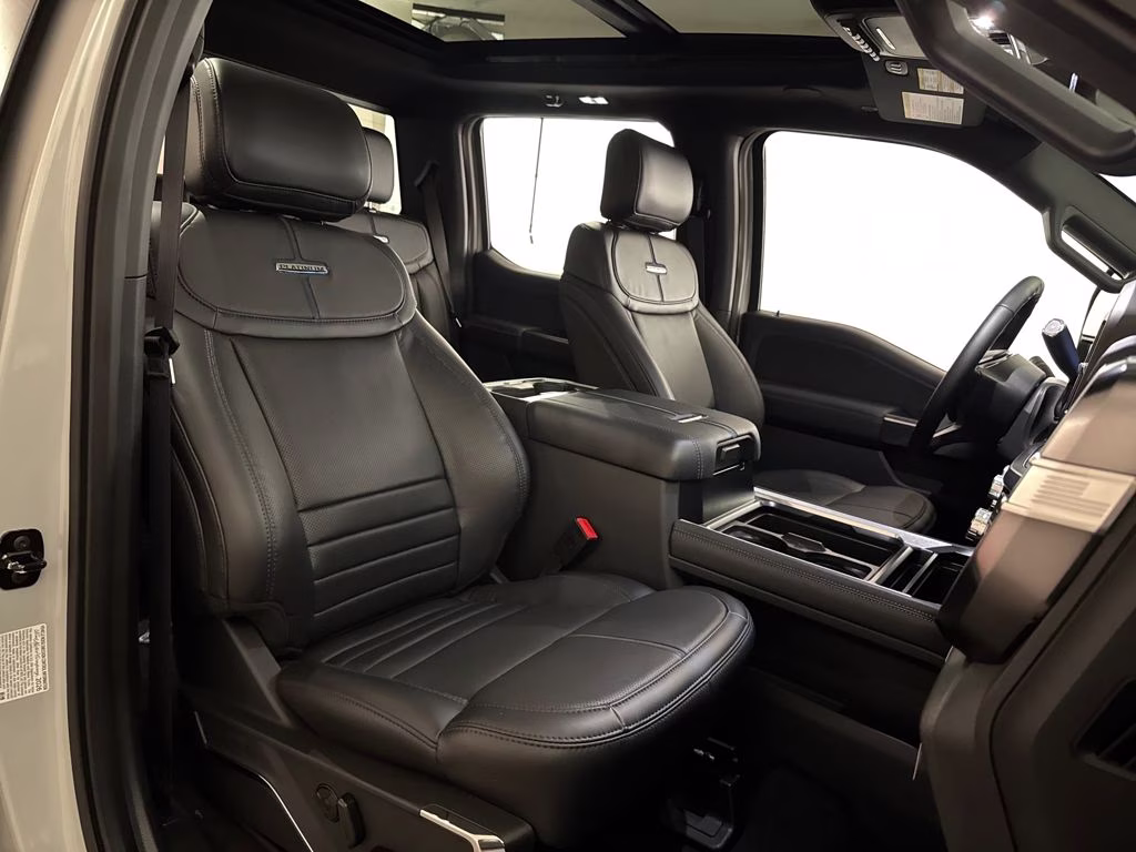 2026 Avalanche Ford Super Duty F-350 SRW Platinum 4X4 Truck