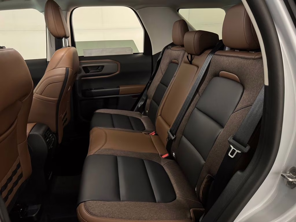 2026 Space White Metallic Ford Bronco Sport Outer Banks 4X4 SUV