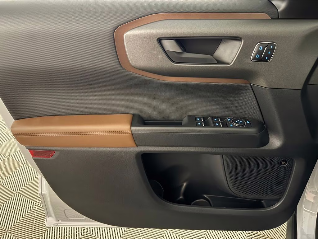 2026 Space White Metallic Ford Bronco Sport Outer Banks 4X4 SUV