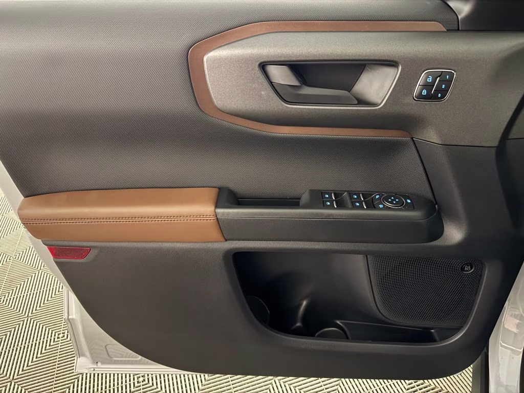 2026 Space White Metallic Ford Bronco Sport Outer Banks 4X4 SUV