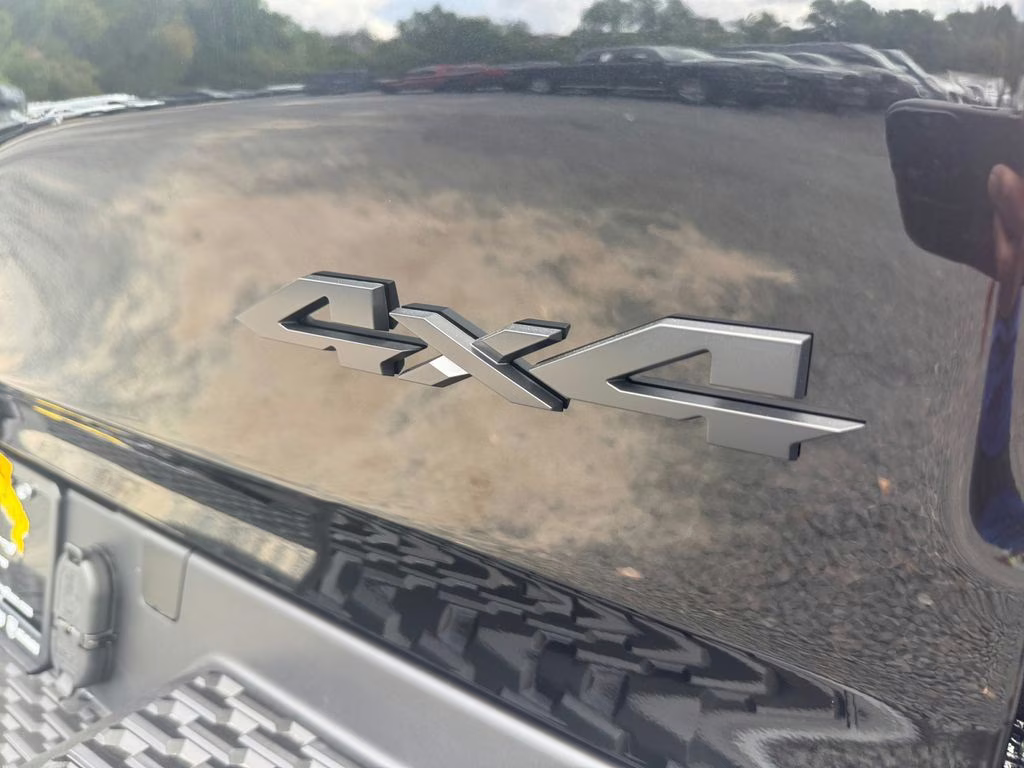 2026 Diamond Black Crystal Pearlcoat Ram 1500 Express 4X4 Truck