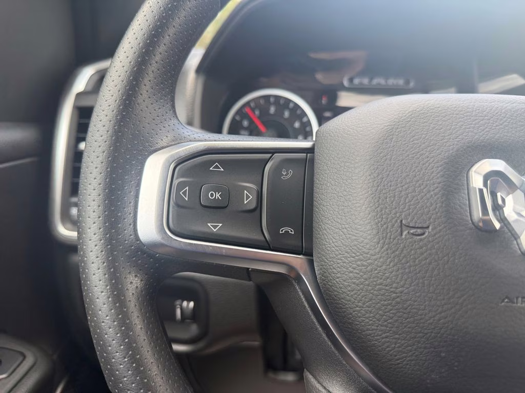 2026 Diamond Black Crystal Pearlcoat Ram 1500 Express 4X4 Truck