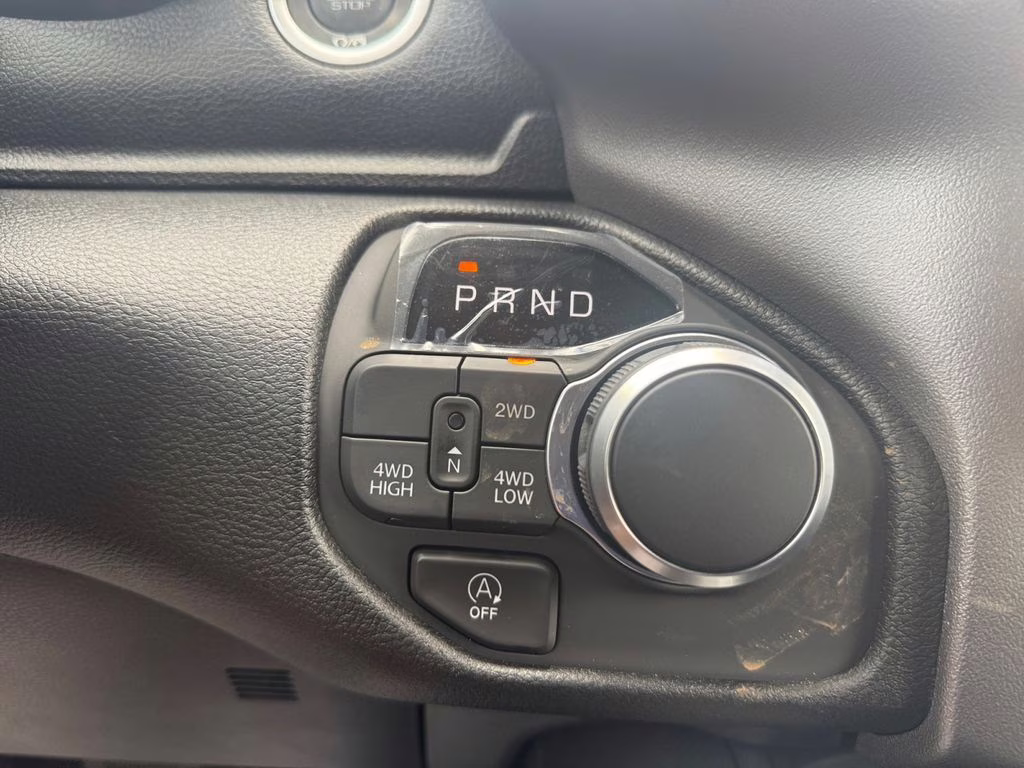 2026 Diamond Black Crystal Pearlcoat Ram 1500 Express 4X4 Truck