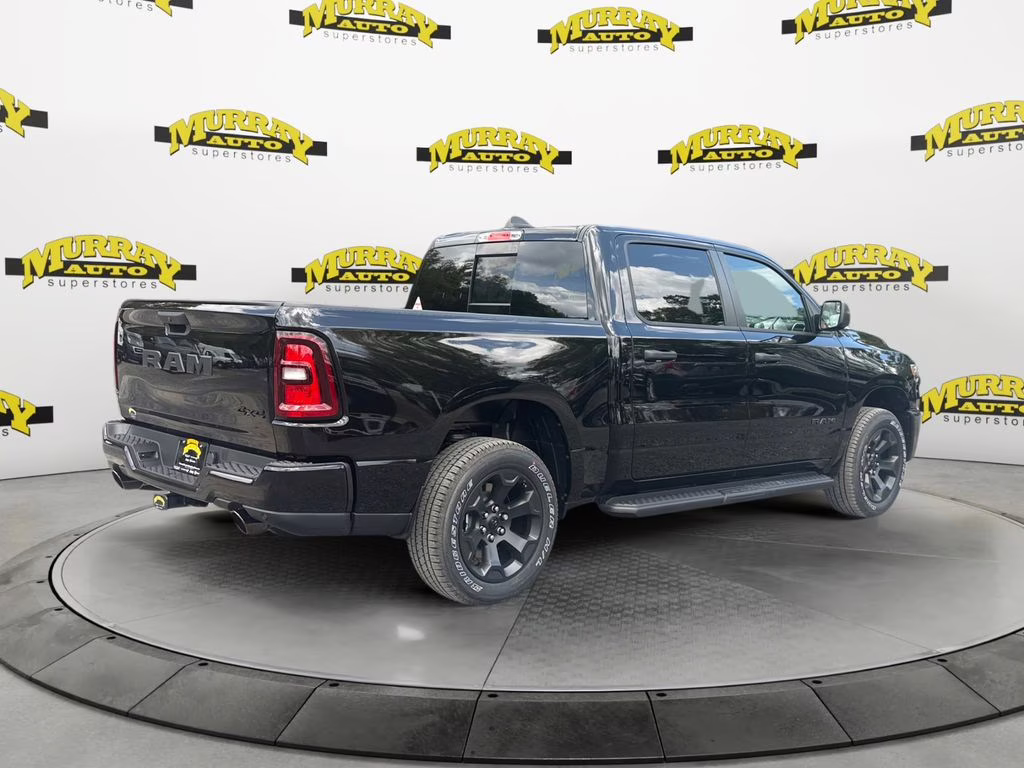 2026 Diamond Black Crystal Pearlcoat Ram 1500 Express 4X4 Truck