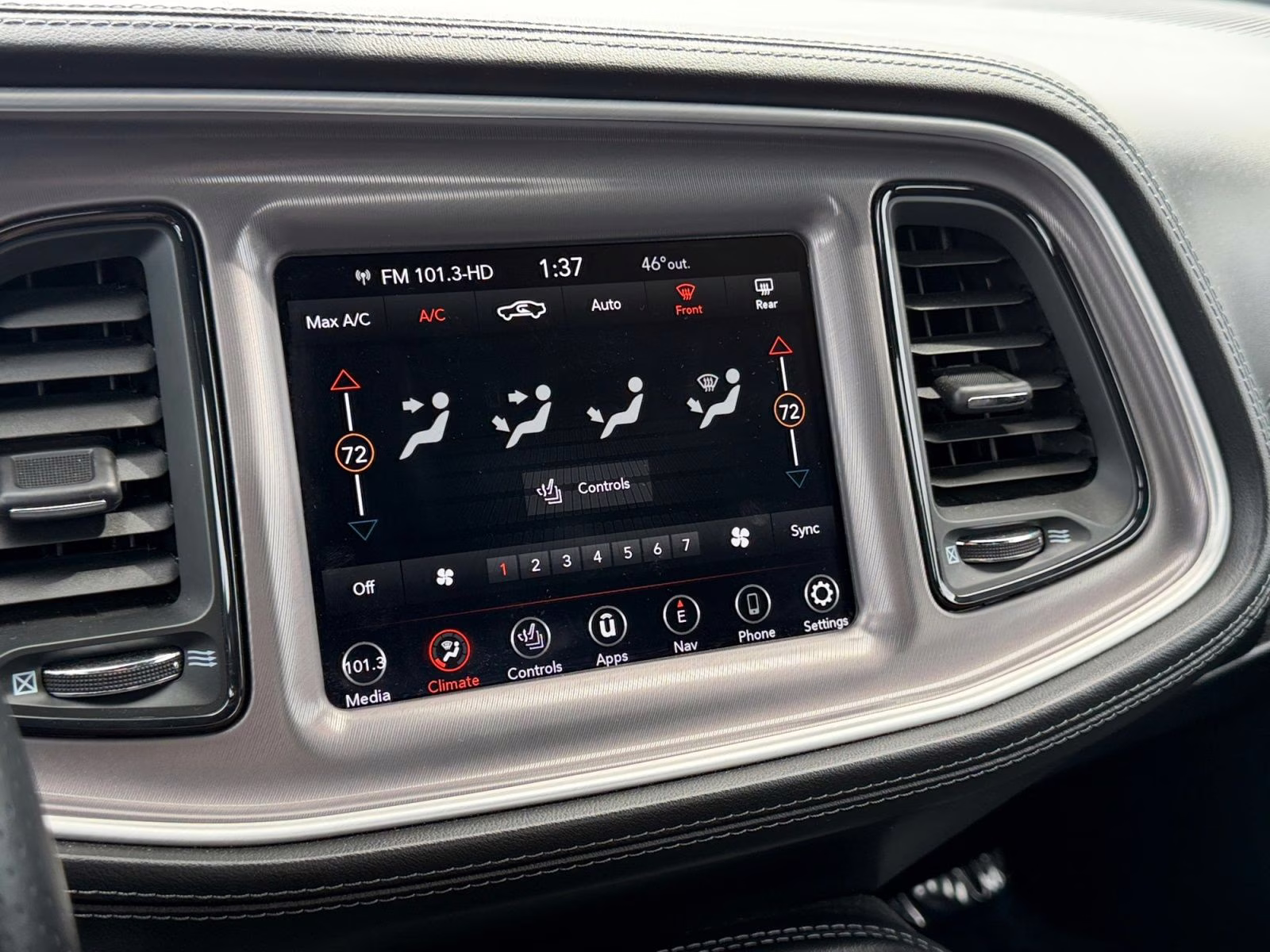 2022 Pitch Black Clearcoat Dodge Challenger R/T RWD Coupe