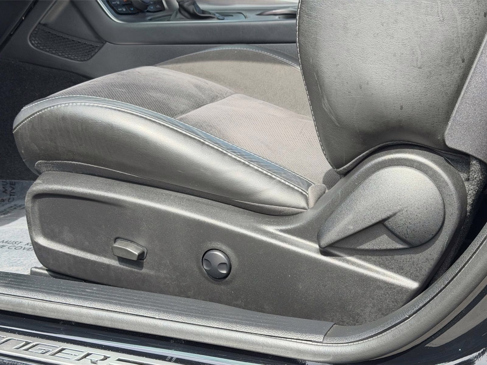 2022 Pitch Black Clearcoat Dodge Challenger R/T RWD Coupe